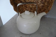 VINTAGE RETRO HORNSEA CONCEPT HANDLE TEA POT WITH SWAN KNOB