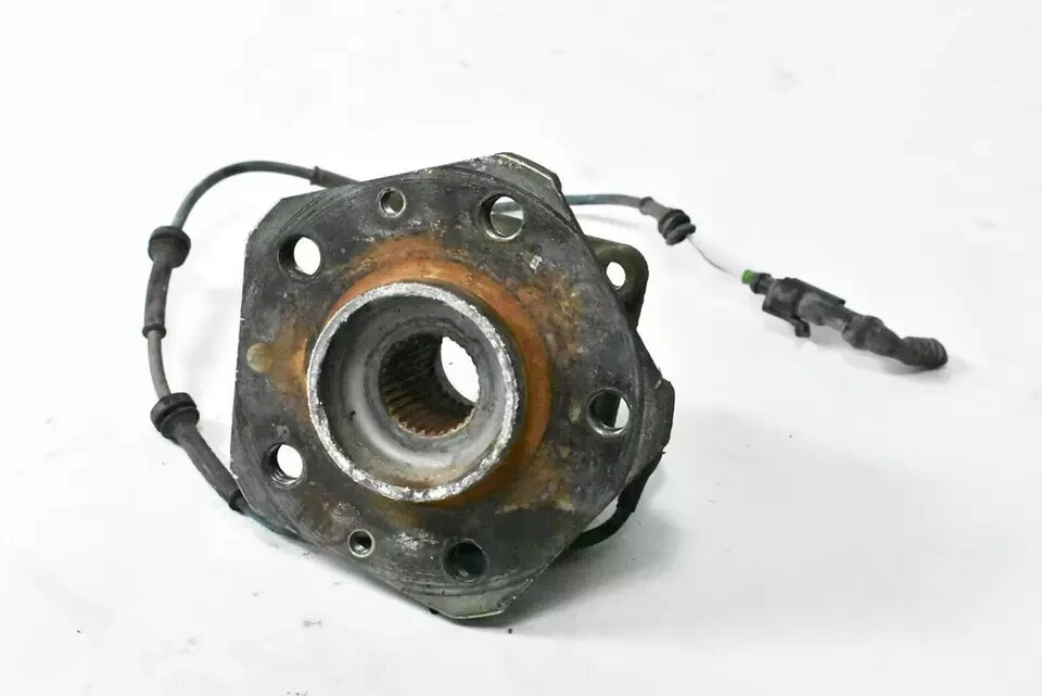 04-08 Maserati Quattroporte M139 Rear Right Side Spindle Knuckle Hub OEM