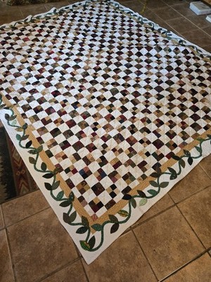 QUILT. PATCWORK. GEOMETRIC. 102X85. EARTH TONE COLORS. Long Arm