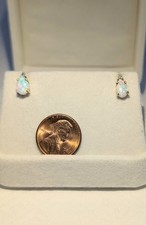 1 Carat Opal Earrings 14K 1.3 Grams Retail Price 499 Make Me An Offer 