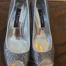 Nina new York black and silver open toe glitter shoes retails 98 used once