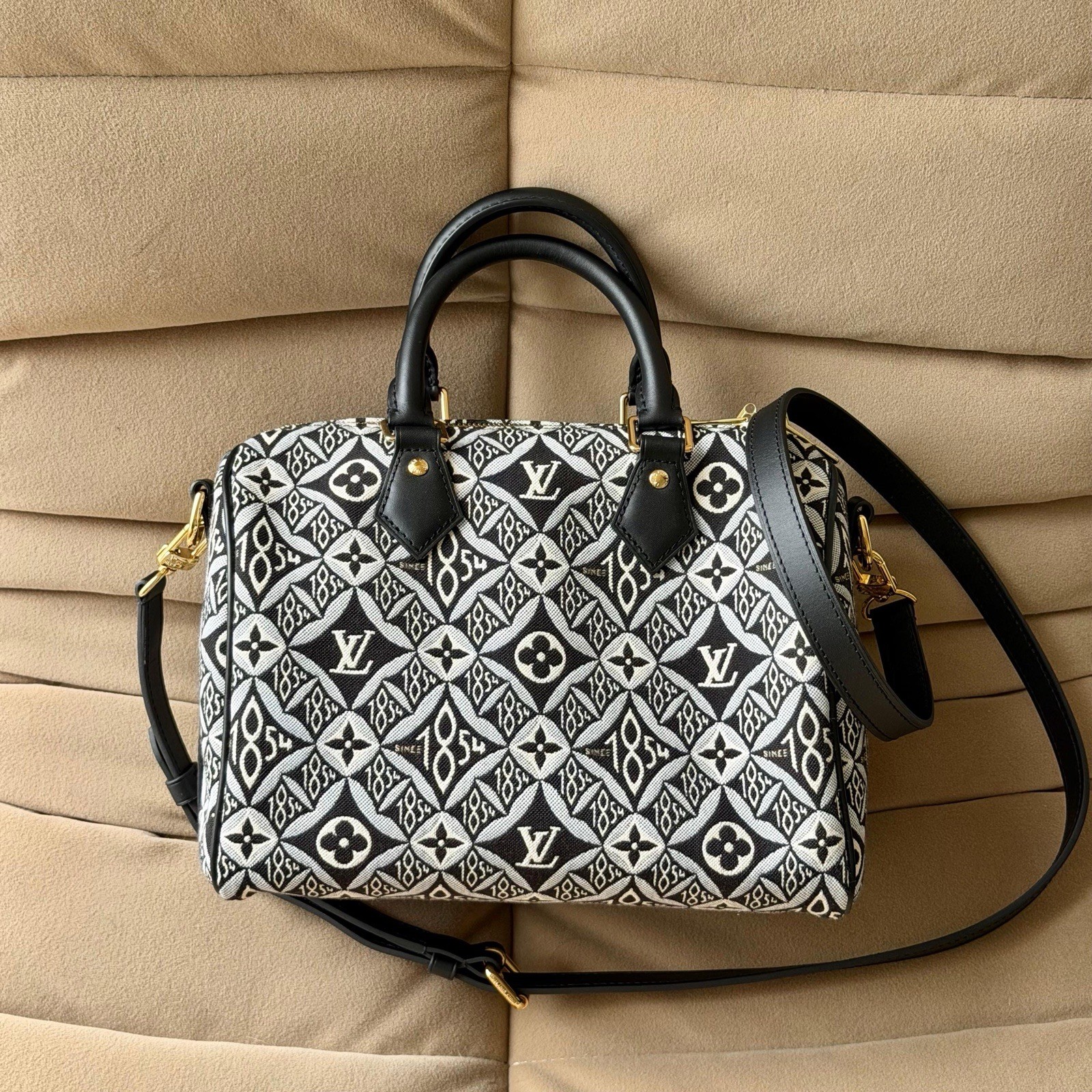 Louis Vuitton Speedy Bandouliere 25 Bag in Jacquard Monogram 1854