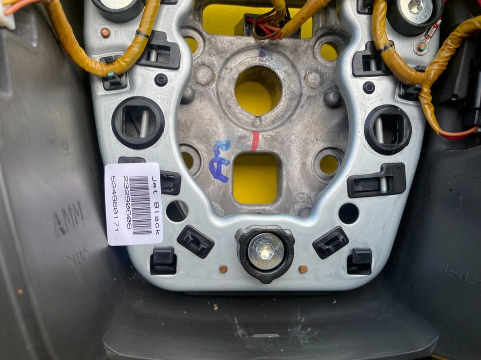 VOLANTE CHEVROLET EQUINOX 2012-2017 COM INTERRUPTOR DE CONTROLE DE CRUZEIRO FABRICANTE DE EQUIPAMENTO ORIGINAL 22794378 - Imagem 4 de 4