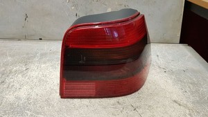 Heckleuchte Rücklicht Hinten Rechts getönt Limo 97-03 VW 1 J Golf 1.4