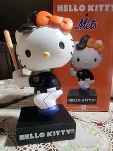Hello Kitty Mets | eBay