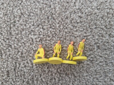 Subbuteo Set Allenamento Rocco Giocattoli - L'Originale Con Porta, Bersaglio, Pallone, Coni E Giocatore - 2