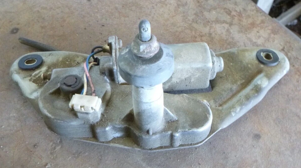 Motor limpiaparabrisas trasero vagón Daewoo Nubira 9/99-03 Foto 2 de 3