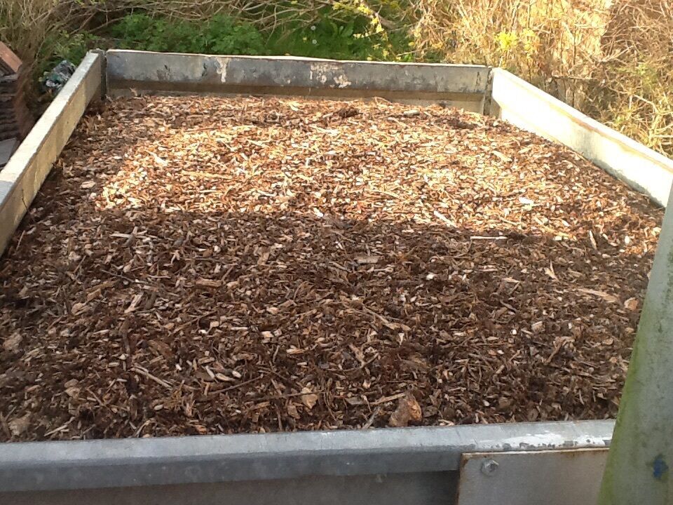 Wood chippings / Woodchip / mulch / bark / garden / chickens / coop