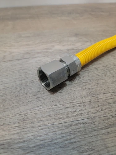 Jones Stephens 24" Stainless Steel Gas Connector with 3/4" and 3/4" Fittings - Picture 4 of 5