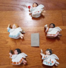 Vintage Multi Ethnic Avon Peace on Earth Angels Ornament Set 5 Porcelain Angels