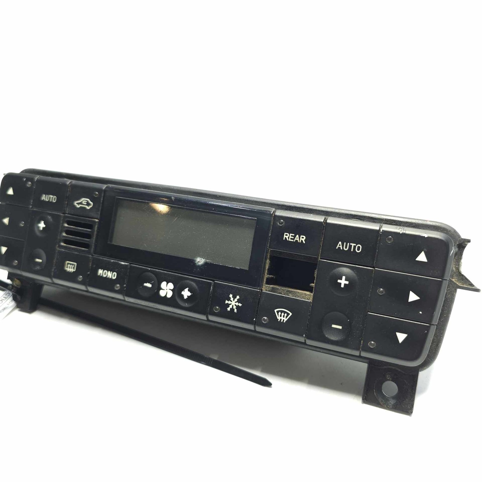 2006 MASERATI QUATTROPORT Heater A/C Control 95335M 131193-021237-6014-01