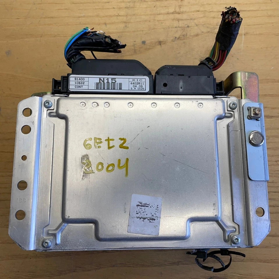 2002-2005 TB Hyundai Getz 1.3 G4EA Engine Control Unit ECU 39106-22195 - Image 4 of 4