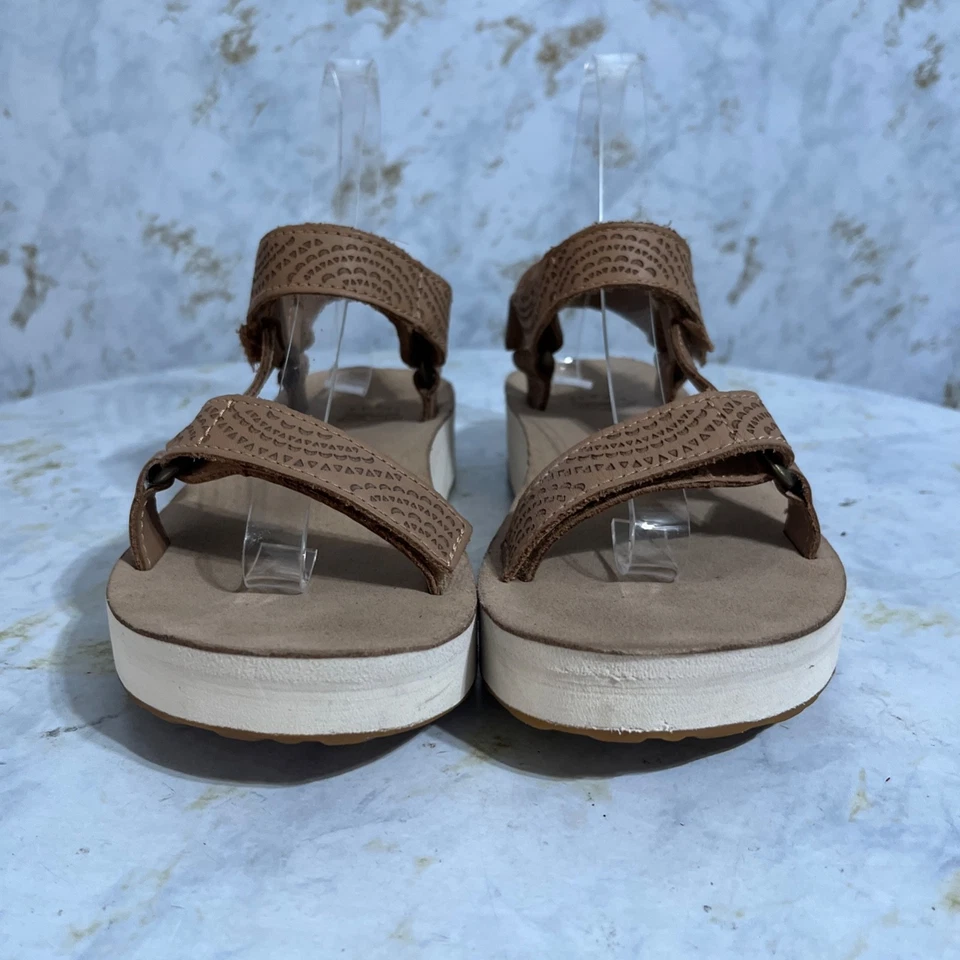 Sandália plataforma Teva Midform universal feminina tamanho 6 sapatos couro marrom conforto - Imagem 2 de 4