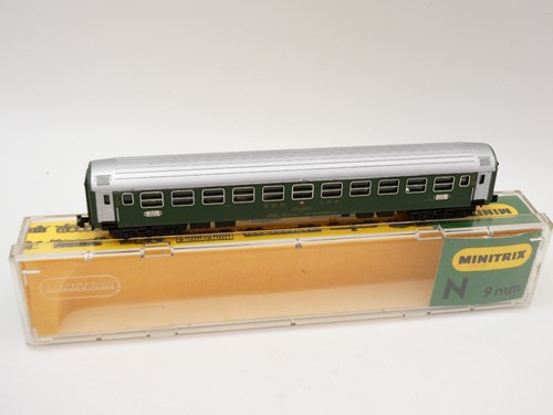 N   Minitrix   3028   /   SBB CFF  Schnellzugwagen 2. Klasse   -   OVP | Zustand: Gebraucht