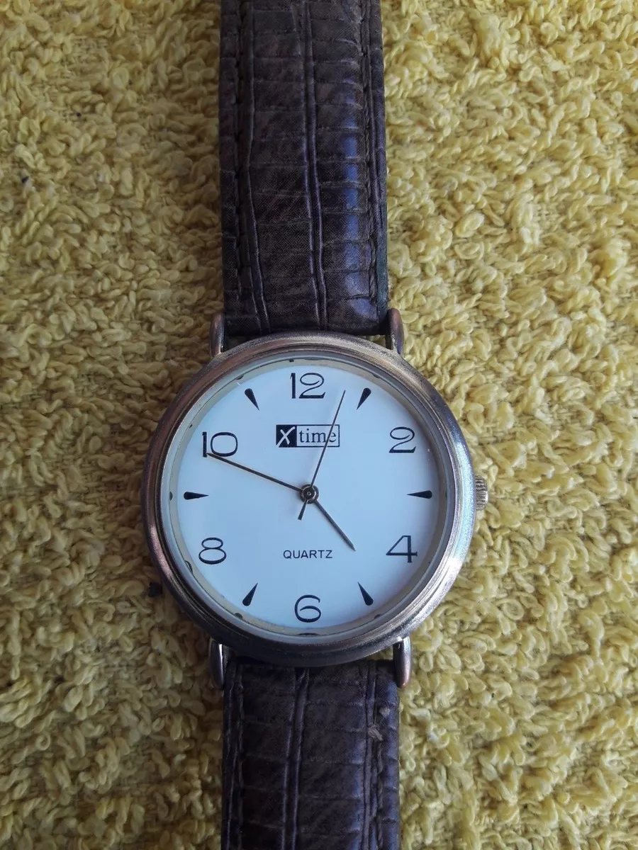 Featurely top quartz watch