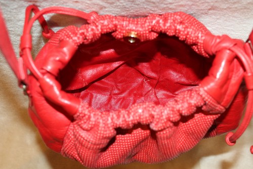 VINTAGE MARSHALL FIELD’S RED PERFORATED & SOLID GENUINE LEATHER DESIGN PURSE - Picture 14 of 20
