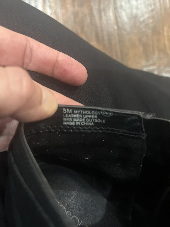 Aerosoles Woman’s Mythology Ankle Leather Boots Black 8M - Image 4 of 4