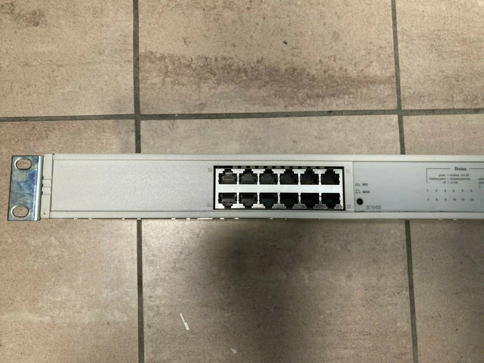 Vintage 3Com SuperStack II PS HUB 40 / 12-Port RJ-45 - Imagen 4 de 4