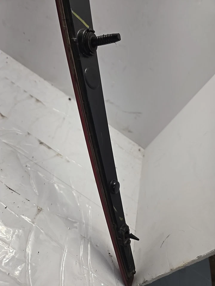 2005 - 2011 凯迪拉克 STS 第三刹车 LED 灯升降门后备箱安装原始设备制造商 — 第 4/4 张图片