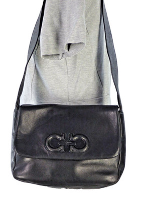 Salvatore Ferragamo Gancini Tasche Schwarz Leder Schultertasche Italy Vintage Logo