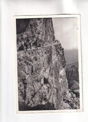 F9056) Ansichtskarte, Dolomiti di BRENTA Sentiero dellle Bocchette - BERGSTEIGER - Bild 1 von 2