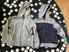 2 Sweatshirt-Jacken von Nike in Größe 128