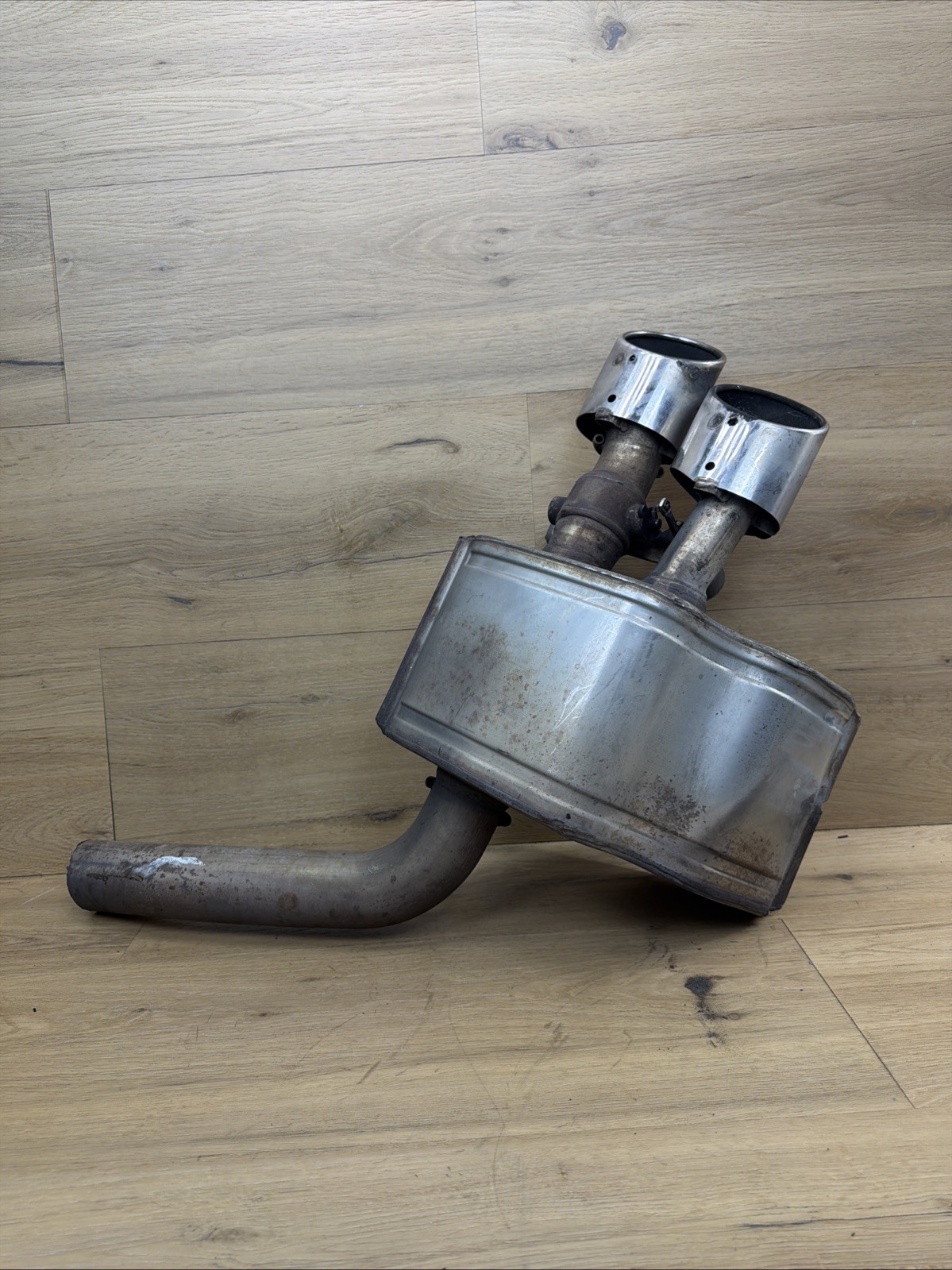 🟢14-24 MASERATI GHIBLI REAR RIGHT PASSENGER EXHAUST SILENCER RESONATOR MUFFLER