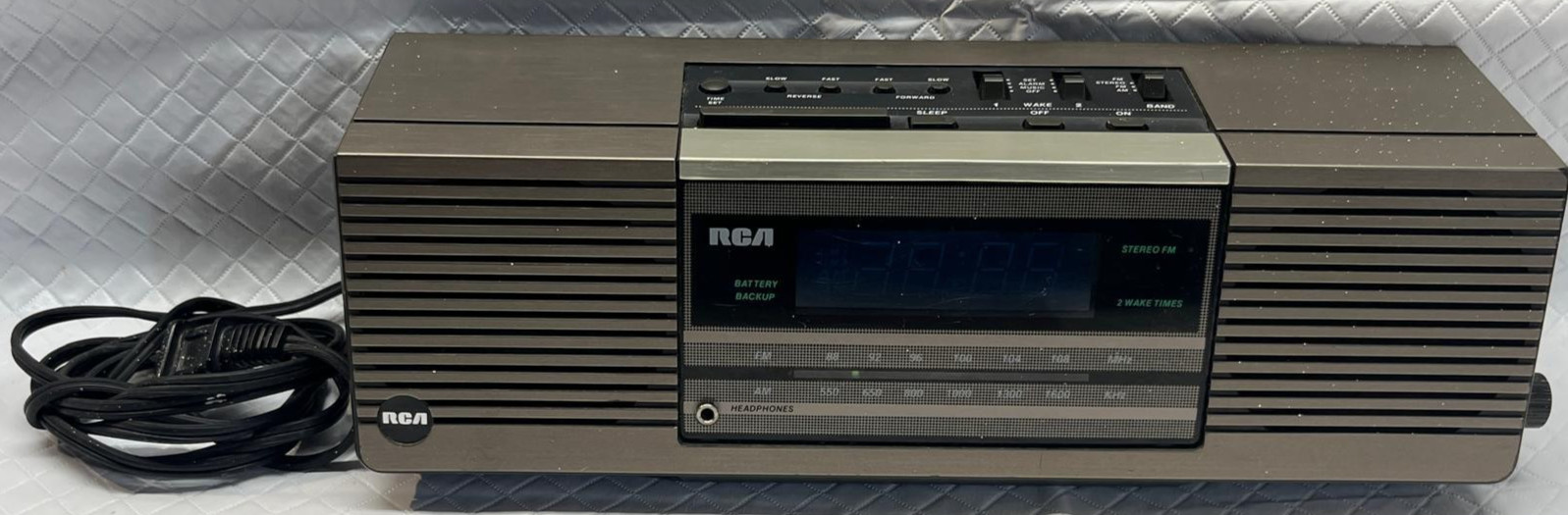 Vintage RCA RP-3822 AM/FM Stereo Clock Radio Dual Alarm Digital Display WORKS