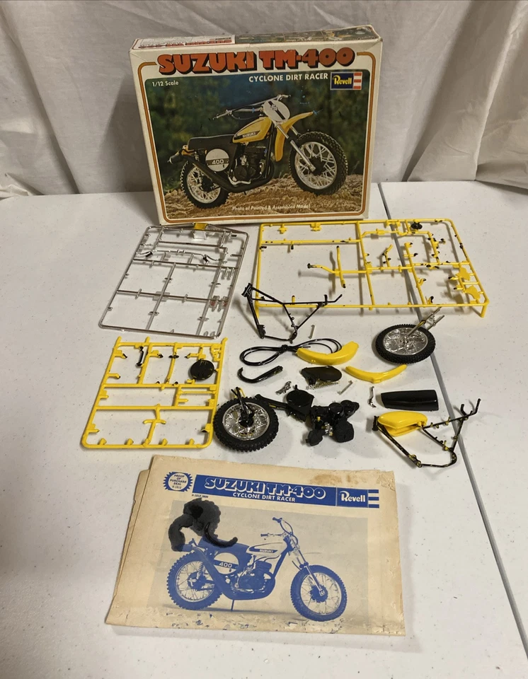 REVELL 1976 SUZUKI TM-400 CYCLONE DIRT RACER MODEL KIT  1/12 SCALE - FOR PARTS - Image 3 of 4
