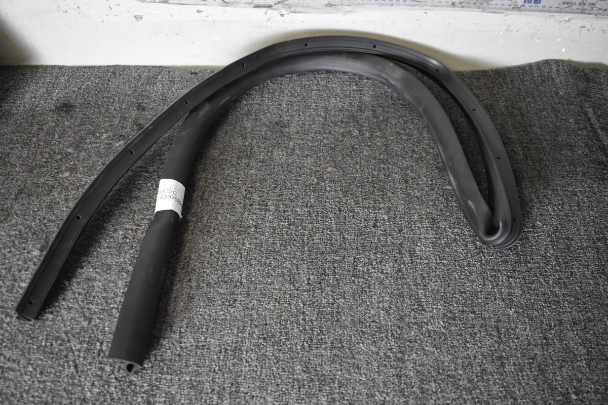 FRANZ ロングプレート 2015-2018 FORD F-150 FRONT DOOR-Lower Weather Strip oem