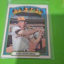 Topps 1972 Enzo Hernandez #7 San Diego Padres Baseball Sports Trading Card