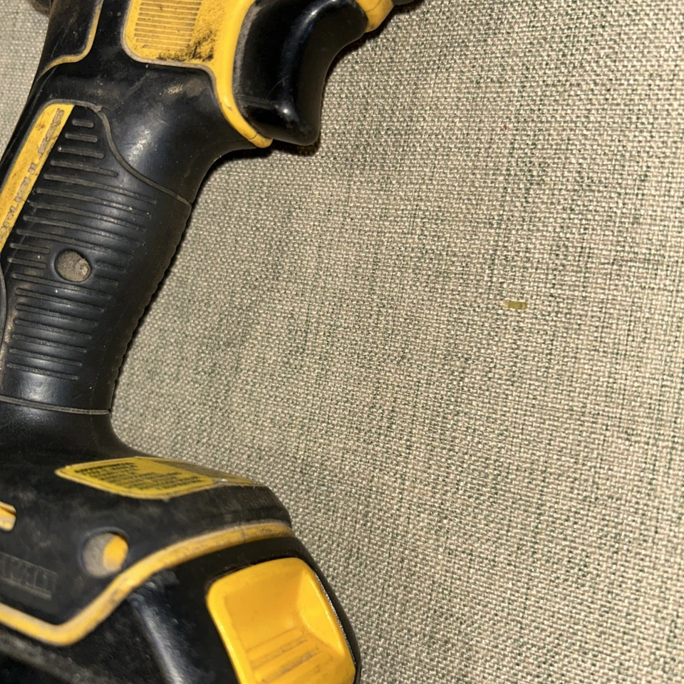 DeWalt DCF886 20V MAX Brushless Impact Driver - Used, Functional, With Battery - Image 3 of 4