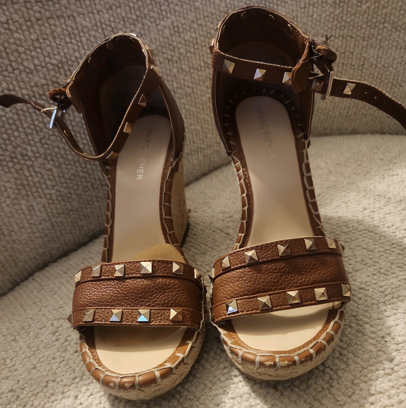 Marc Fisher Womens 7.5 Studded Espadrille Wedge Sandals Brown Gold Ankle Strap