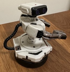 Nintendo Amiibo Super Smash Bros Famicom R.O.B. Rob The Robot Figure - Open Box