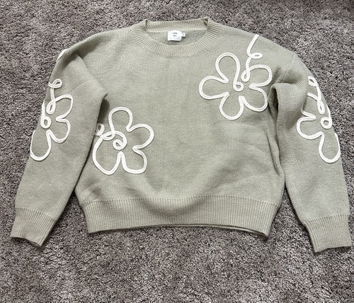 Luna Ivy boutique Sage Knit Floral Applique Sweater size small