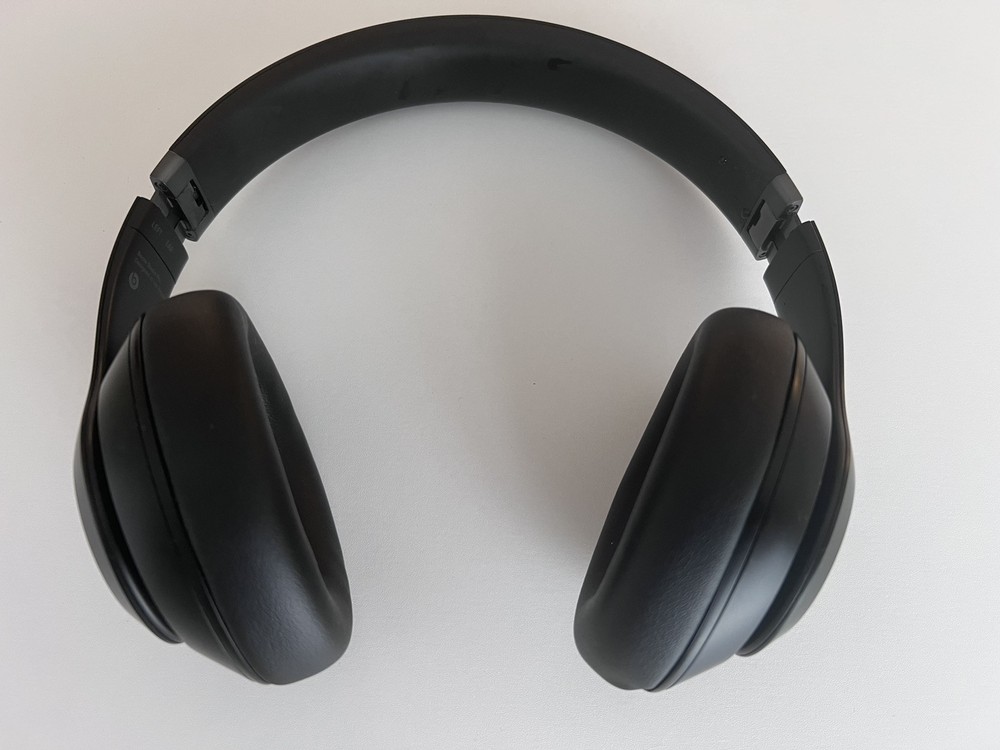 Beats Studio Pro Wireless Bluetooth Noise-Cancelling Headphones in Black