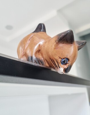 Cat Figurine Sitter Shelf Peering Look Down Bend Head Adoring Eyes Hand Painted