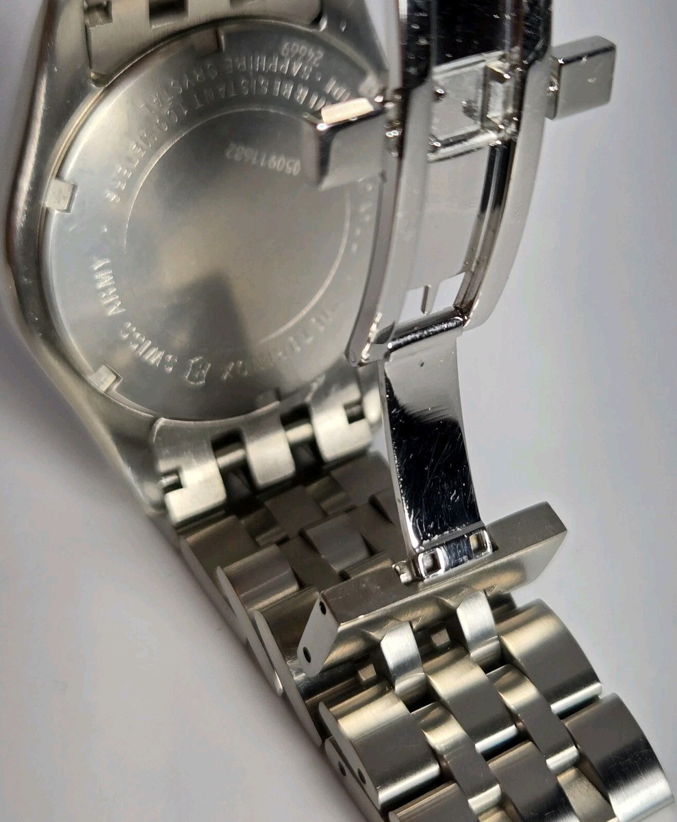 中古)VICTORINOX Swiss Army 腕時計 200m防水チタン VICTORINOX SWISS