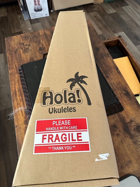 Modèle Hola Ukulele hm-124eb NIB