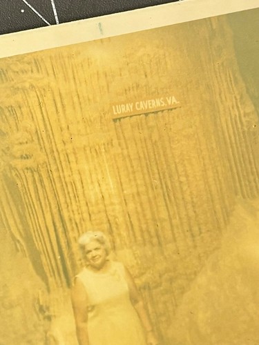 1960s Woman LURAY CAVERNS Virginia VA Cave Sign Vintage Snapshot PHOTO - Picture 2 of 3