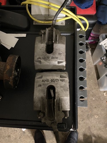 BMW 5er E60 E61 530D 525D LCI Bremszange Bremssattel hinten 1x 42/20 957