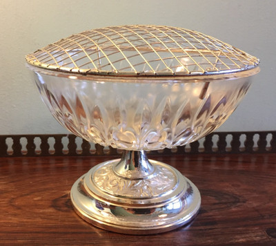 MODERNE SILBERTELLER UND GLAS ROSENSCHALE MIT NETZ 15,5cm Durchmesser.