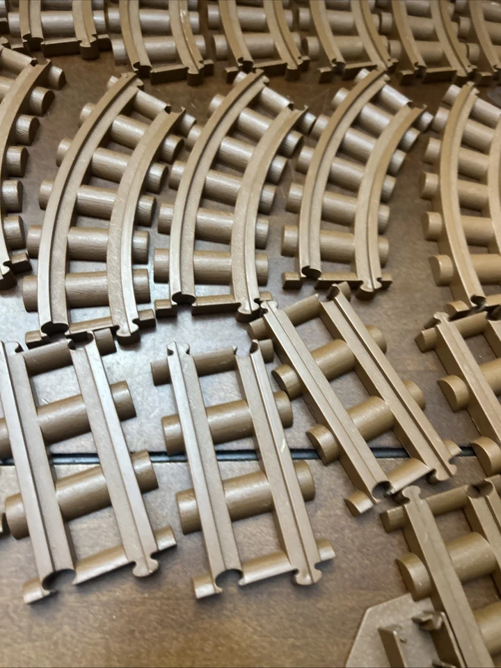 Лот товаров Lincoln Logs Express Train Track 29 штук - Изображение 3 из 4