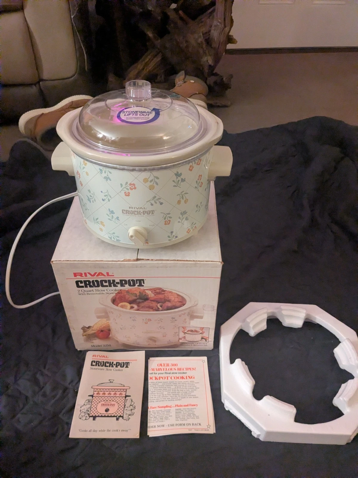 RIVAL Crock Pot Slow Cooker~Stoneware insert 3250 Ivory Botanical 2 QT In Box