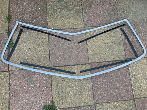 74 75 76 77 GRAND PRIX MONTE CARLO REAR WINDOW TRIM VINYL ROOF NICE 