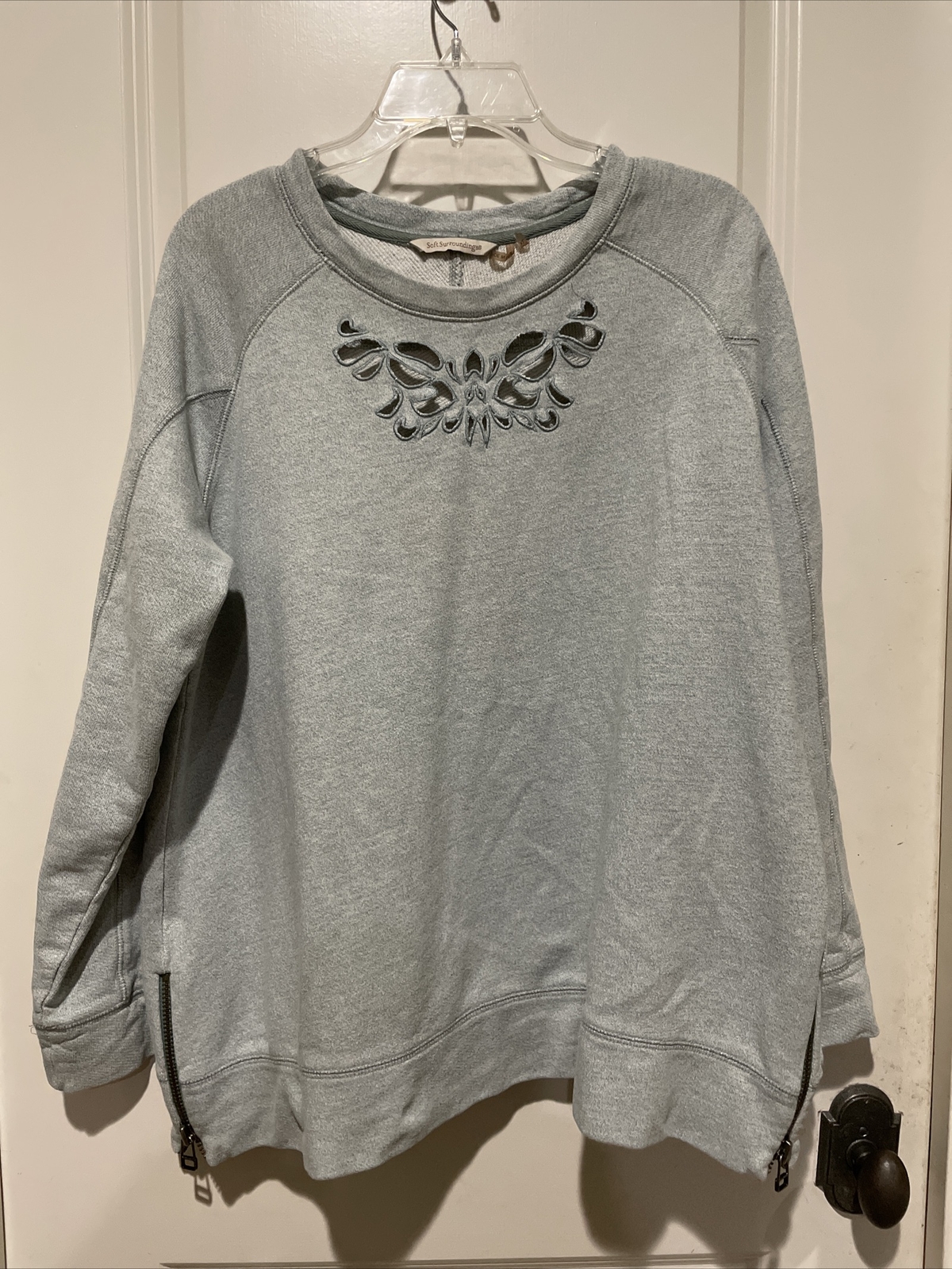 Soft Surroundings Cut Out Pullover Sweatshirt Wom… - image 1