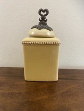 Gracious Goods Acanthus Leaf Yellow 7.5” Canister/Cookie Jar With Lid A9