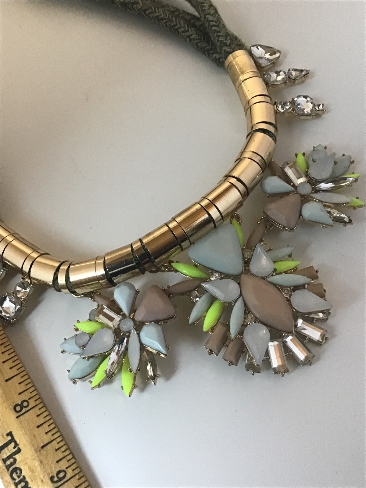 BEAUTIFUL GOLD TONE MULTI-COLORED RHINESTONE STAT… - image 4