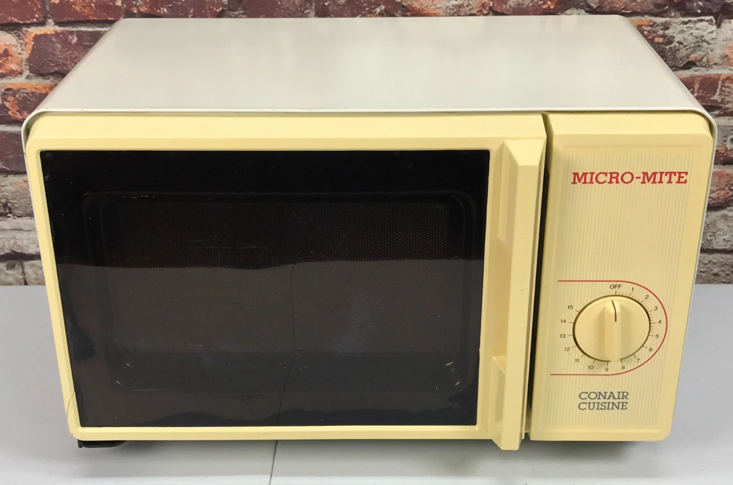Vintage Conair Cuisine Micro-Mite CMW-450 Camper /Dorm/Tiny Home Microwave
Opens in a new window or