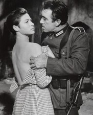 The Guns of Navarone Unsigned photo - Anthony Quayle and Gia Scala *18
